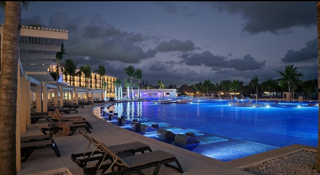 GRAND FIESTA AMERICANA CORAL BEACH