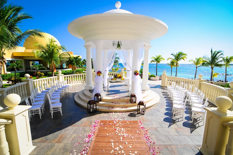 GRAND FIESTA AMERICANA CORAL BEACH